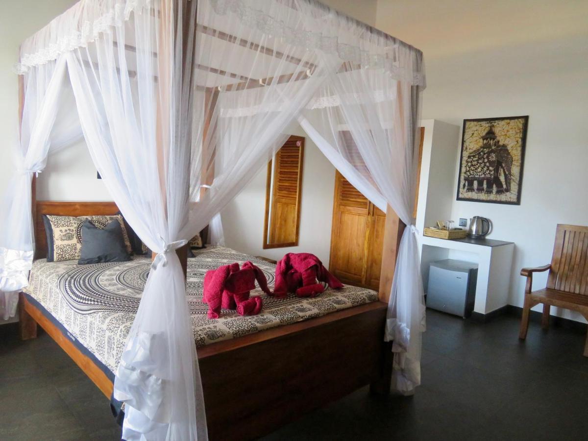 Thoduwawa Beach Villa Paiyagala Екстер'єр фото